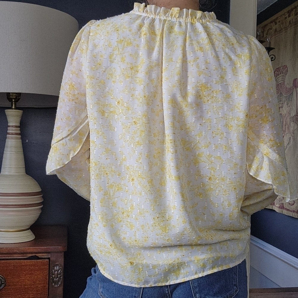 Blouse Pullover style Ruffle neckline Puff sleeves Yellow white gold RACHEL ZOE - Picture 3 of 16